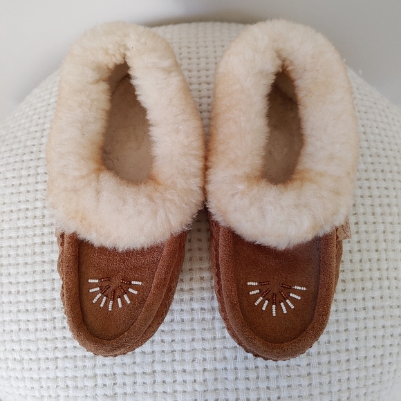Laurentian Chief Suede Leather Sheepskin Fur Moccasins Beaded Size 6 / 6.5 - Picture 8 of 15